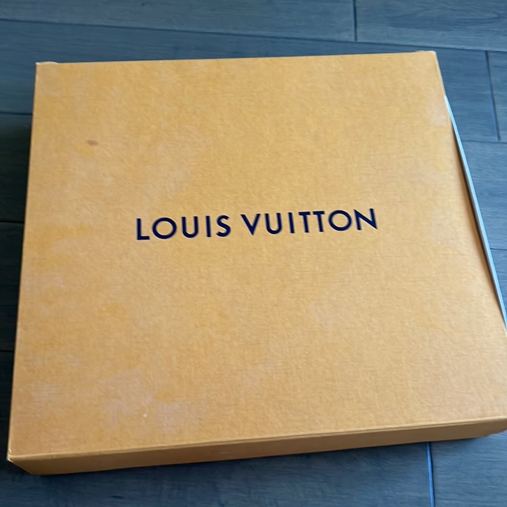 Louis Vuitton empty gift box with ribbon, medium flat
